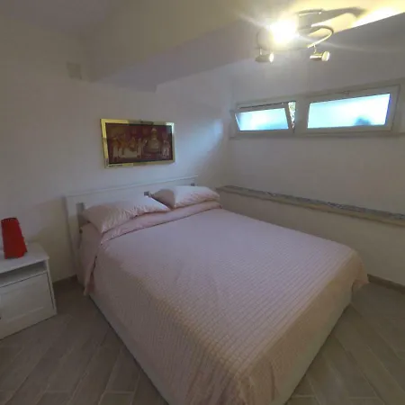 La Petit Maison *