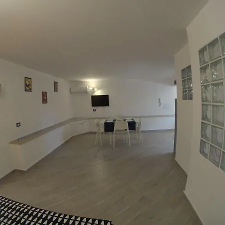 Apartment La Petit Maison